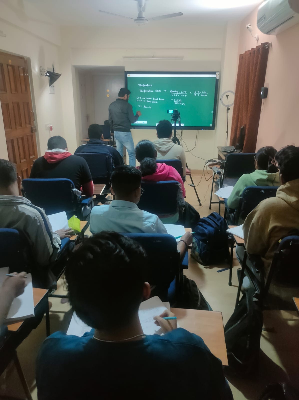 Expert teachers in classroom